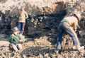 La belle �quipe ... Jean Charles Sotty 12 ans, Esther Gonon 9 ans et Fr�d�rick Sotty 10 ans en plein boulot